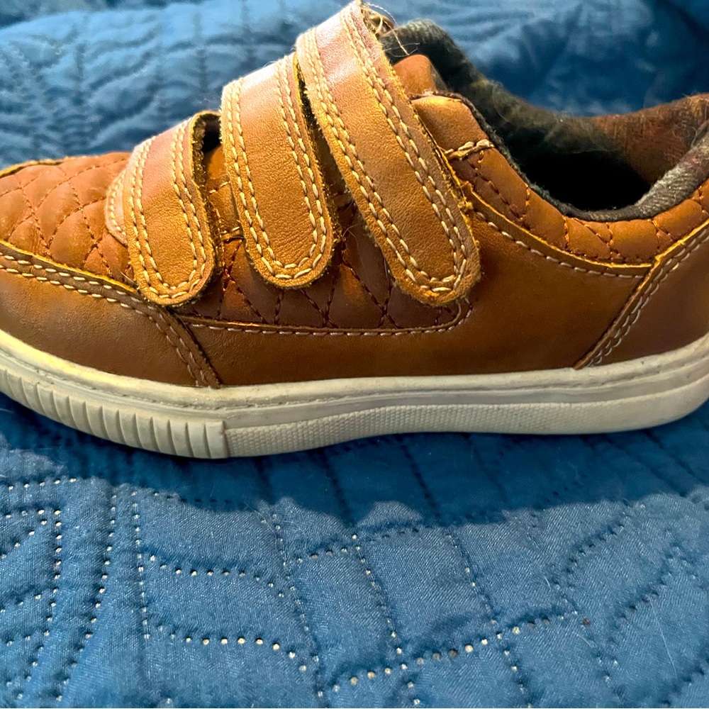 Little Boys size 9 OshKosh brown shoes